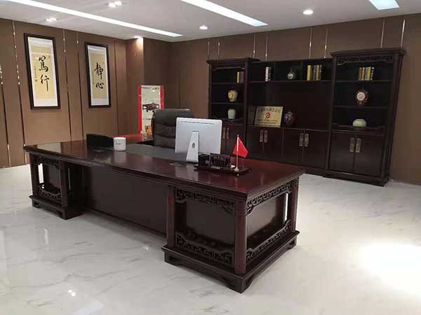 重庆澳维酒店订购10组实木老板办公桌椅